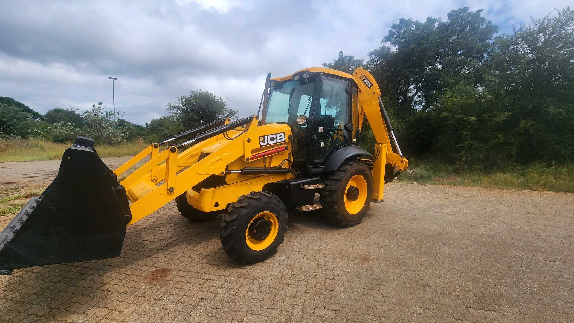 Trophy Tractors & Implements