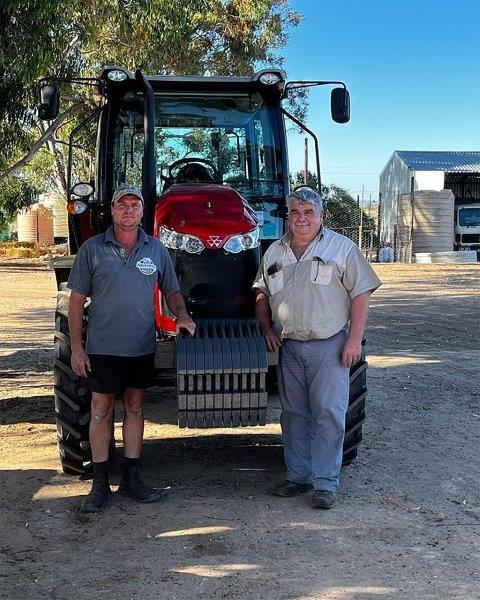 Oom Hennie from Hennie Trekkers with his customer Bernard Van Zyl