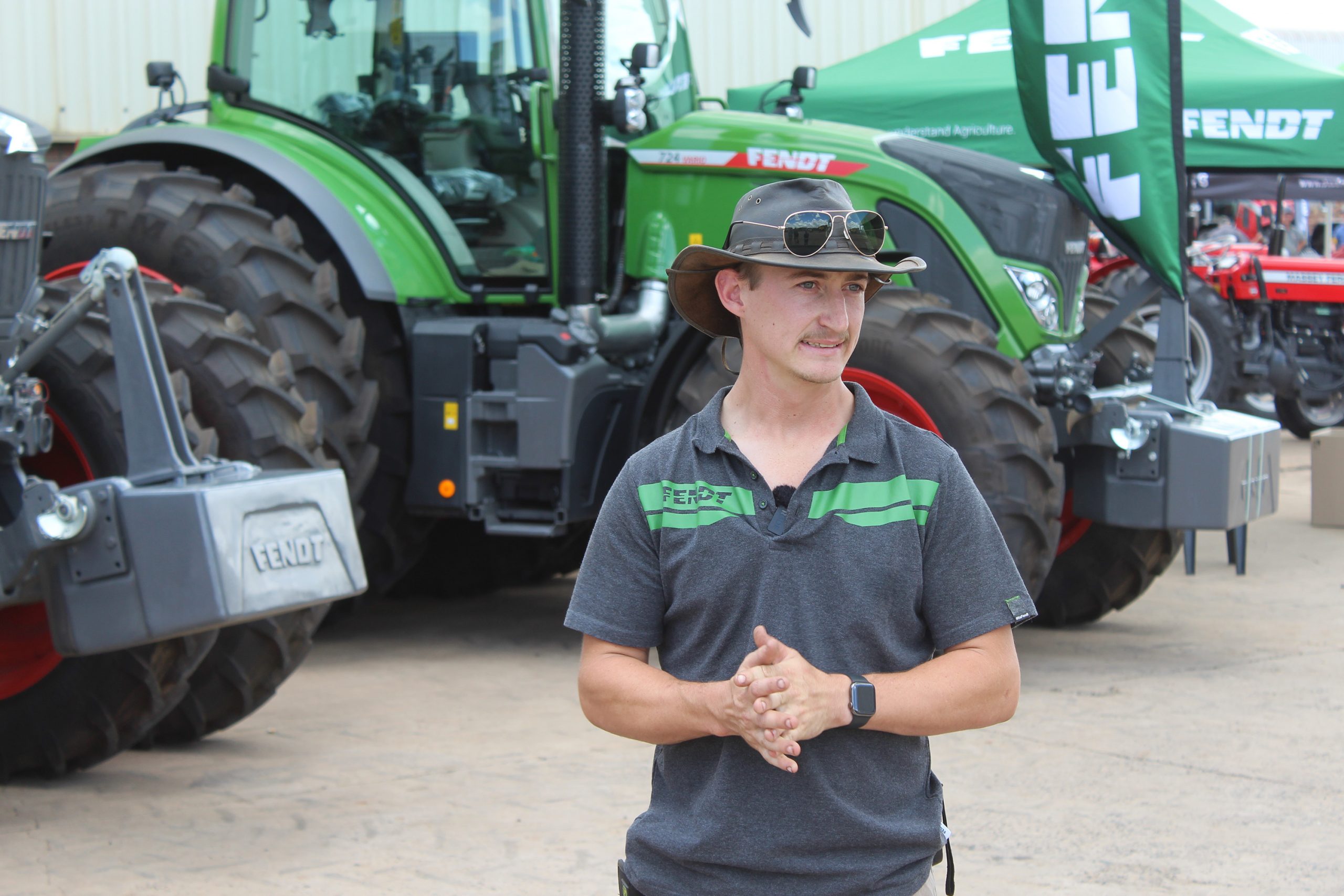 Nico van Eeden, boer van Middel-burg-distrik, vertel meer oor sy ervaring met Fendt se wêreldklas-trekkers.