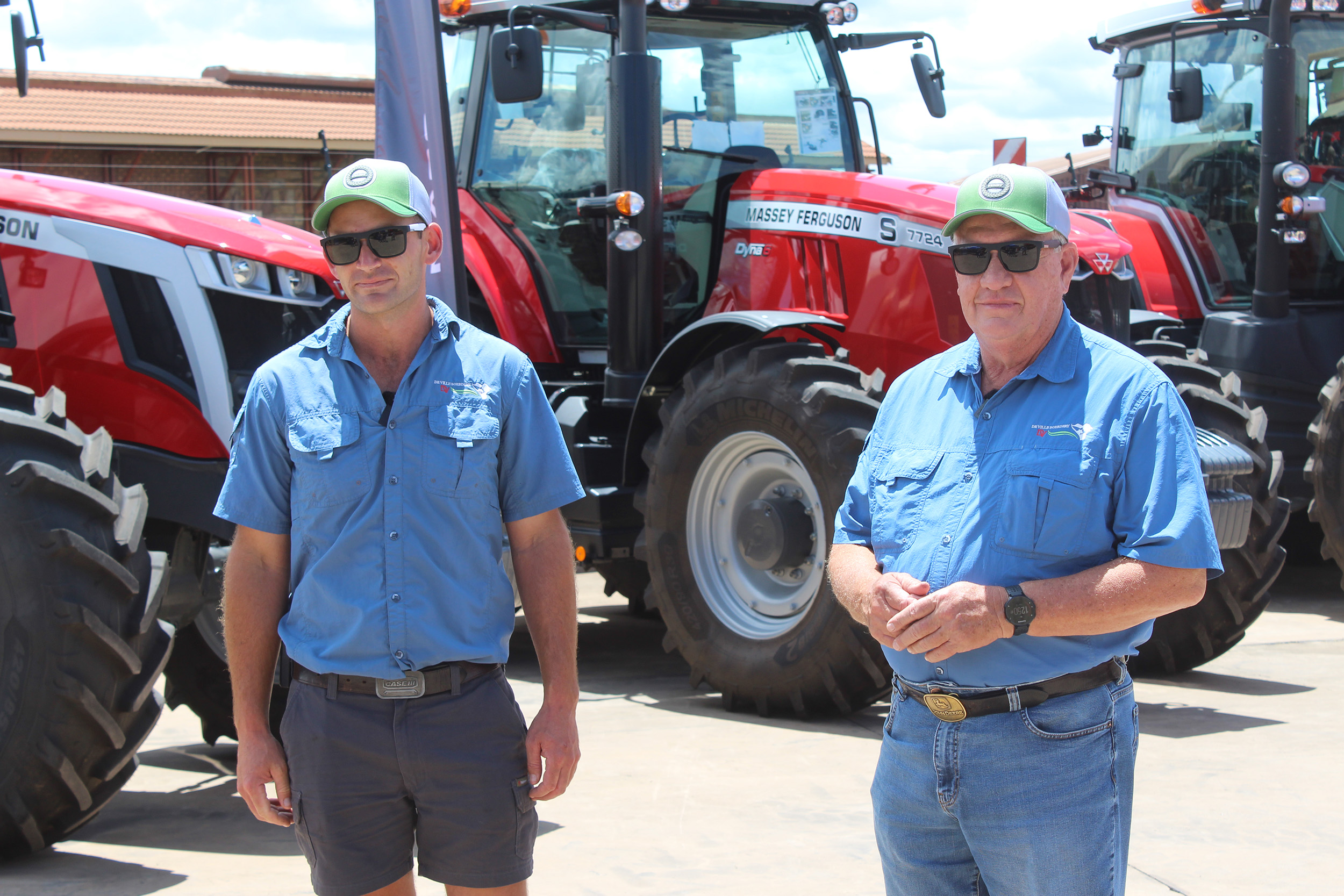 Herman en Izak De Villiers van De Ville Boerdery deel hulle ervaring van hulle nuwe Massey Ferguson 8737S-trekker.